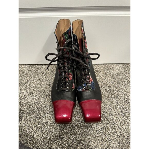 john fluevog super fine dutchess square  toe lace up boot Size 9 EUC - Picture 3 of 7